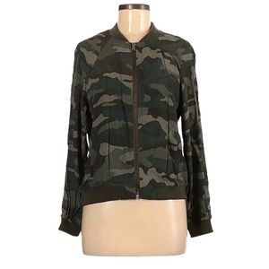 BB Dakota M Invisibility Mode Bomber green camo light weight center zip jacket‎